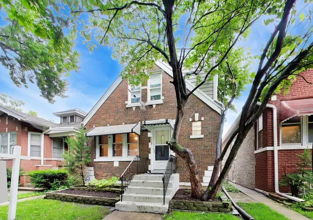 Single family home for sale at 5012 N Tripp Ave, Chicago, IL 60630 | MLS# 12787344