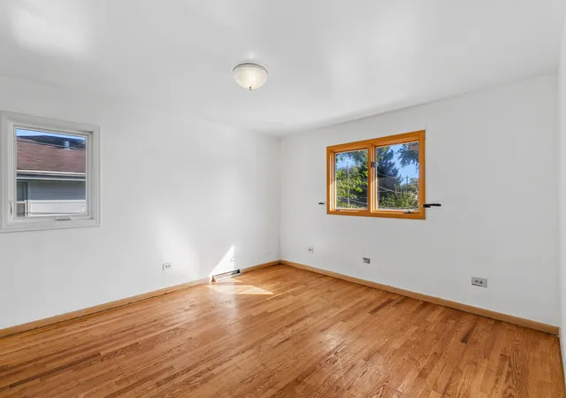 Photo 2 of Single family home for sale at 928 E 171st Street, South Holland, IL 60473 | MLS# 12787345 | Listing updated on 2026-10-30