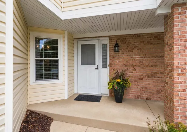 Photo 3 of Townhouse for sale at 1457 Clybourne St, Batavia, IL 60510 | MLS# 12787365 | Listing updated on 2026-10-23