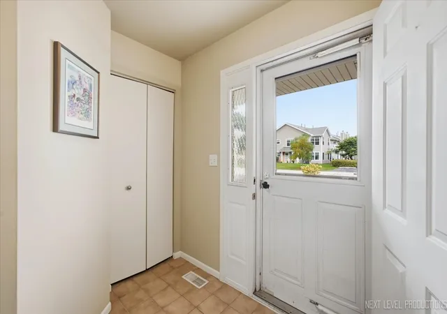 Photo 3 of Townhouse for sale at 1457 Clybourne St, Batavia, IL 60510 | MLS# 12787365 | Listing updated on 2026-10-23