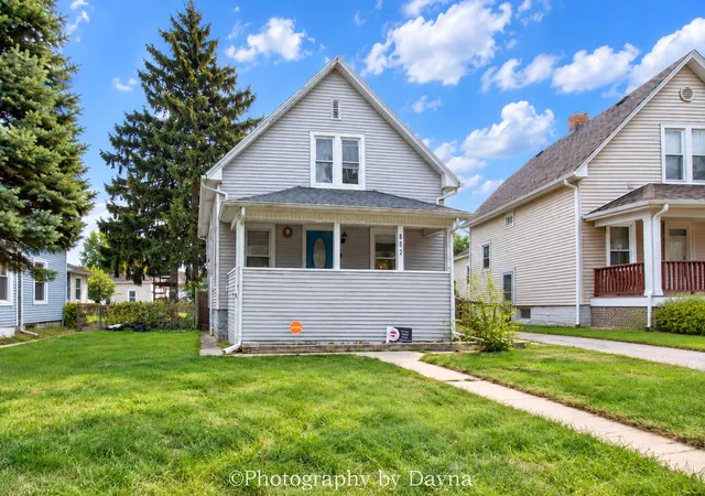Photo 1 of Single family home for sale at 852 S 4th Avenue, Kankakee, IL 60901 | MLS# 12787372 | Listing updated on 2026-10-25