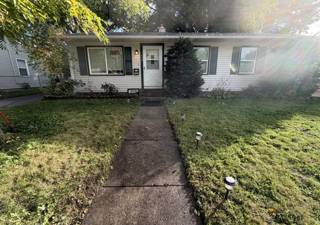 Photo 2 of Single family home for sale at 430 Spring Ave, De Kalb, IL 60115 | MLS# 12787381 | Listing updated on 2026-10-21