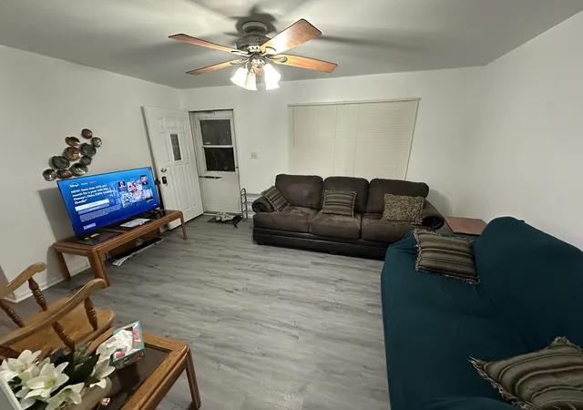 Photo 4 of Single family home for sale at 430 Spring Ave, De Kalb, IL 60115 | MLS# 12787381 | Listing updated on 2026-10-21