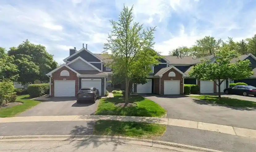 Listing Photo 2 - Condo for sale in 1101 Camden Ct located at 1101 Camden Ct, Glendale Heights, IL 60139 - Unit #1101