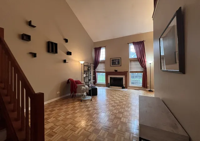 Listing Photo 5 - Condo for sale in building located at 1101 Camden Ct, Glendale Heights, IL 60139 - Unit #1101