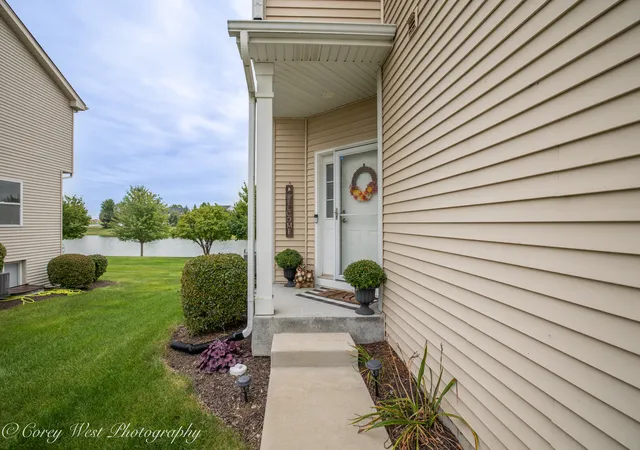 Photo 3 of Townhouse for sale at 1147 Freedom Rd, Elburn, IL 60119 | MLS# 12787398 | Listing updated on 2026-10-22