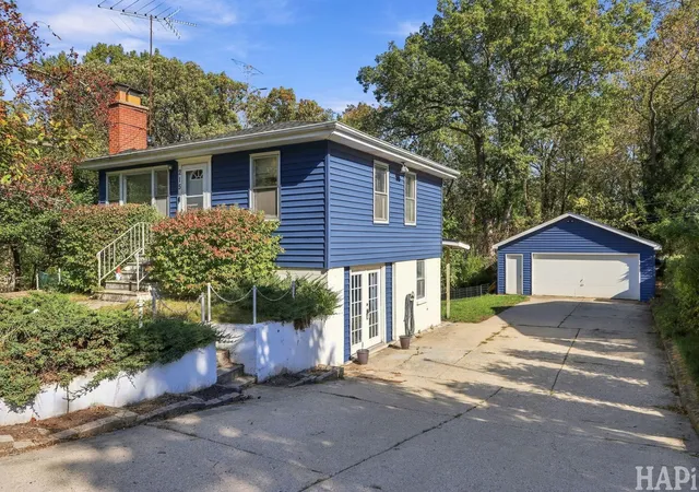 Single family home for sale at 215 Valley Dr, Oakwood Hills, IL 60013 | MLS# 12787399