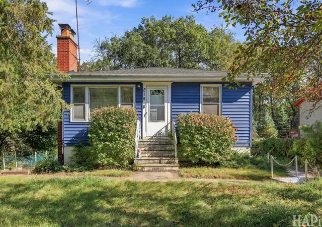 Photo 1 of Single family home for sale at 215 Valley Dr, Oakwood Hills, IL 60013 | MLS# 12787399 | Listing updated on 2026-10-23