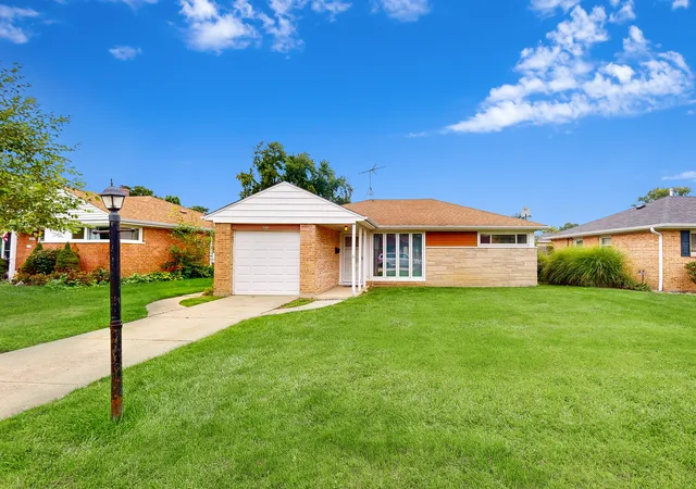Single family home for sale at 1161 W Grant Dr, Des Plaines, IL 60016 | MLS# 12787401
