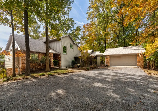 Photo 1 of Single family home for sale at 2565 Dogwood Rd, Carbondale, IL 62902 | MLS# 12787416 | Listing updated on 2026-10-30