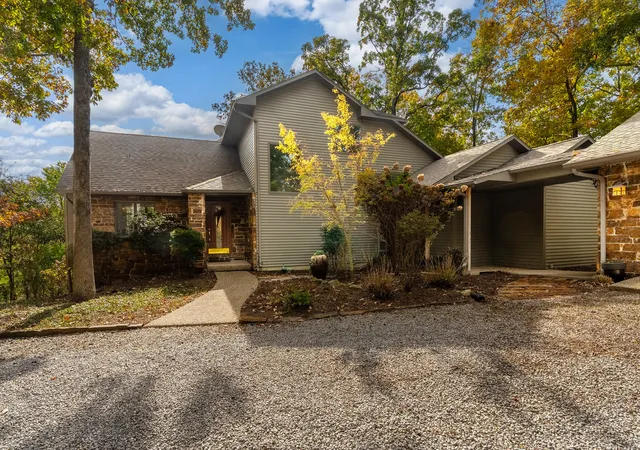 Photo 1 of Single family home for sale at 2565 Dogwood Rd, Carbondale, IL 62902 | MLS# 12787416 | Listing updated on 2026-10-30