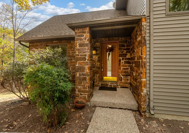 Photo 3 of Single family home for sale at 2565 Dogwood Rd, Carbondale, IL 62902 | MLS# 12787416 | Listing updated on 2026-10-30