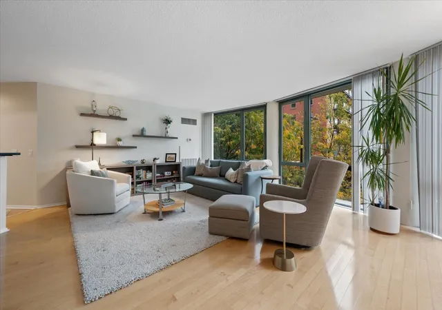 Photo 4 of Condo for sale at 480 N Mcclurg Ct #310-11, Chicago, IL 60611 | MLS# 12787417 | Listing updated on 2026-10-23