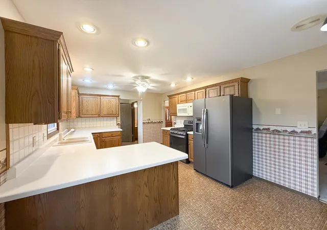 Photo 4 of Single family home for sale at 108 W Meadows Ct, Forreston, IL 61030 | MLS# 12787418 | Listing updated on 2026-10-24