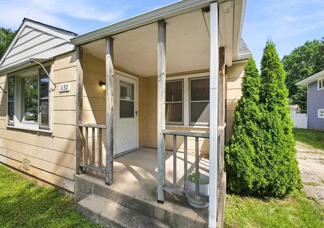 Photo 2 of Single family home for sale at 1132 Adelia St, Downers Grove, IL 60516 | MLS# 12787427 | Listing updated on 2026-10-20