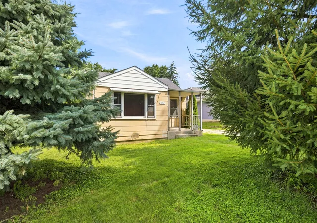 Photo 3 of Single family home for sale at 1132 Adelia St, Downers Grove, IL 60516 | MLS# 12787427 | Listing updated on 2026-10-20