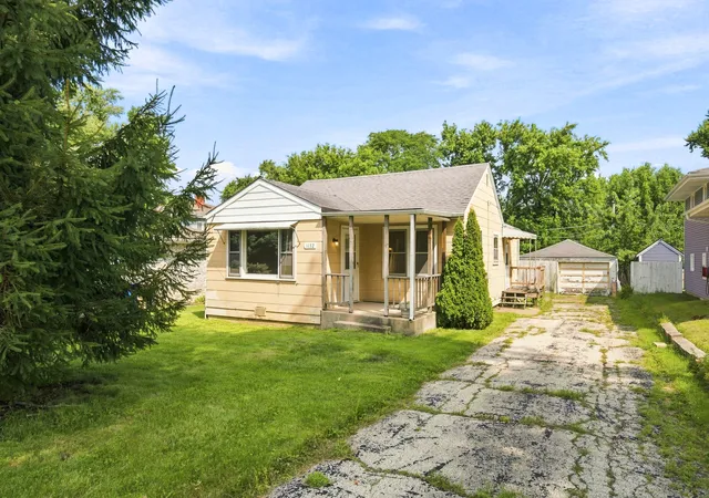 Photo 4 of Single family home for sale at 1132 Adelia St, Downers Grove, IL 60516 | MLS# 12787427 | Listing updated on 2026-10-20