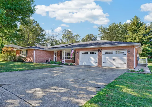 Photo 1 of Single family home for sale at 303 Cherry Hl Dr, Mount Carmel, IL 62863 | MLS# 12787443 | Listing updated on 2026-10-22