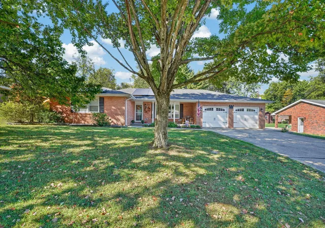 Photo 2 of Single family home for sale at 303 Cherry Hl Dr, Mount Carmel, IL 62863 | MLS# 12787443 | Listing updated on 2026-10-22