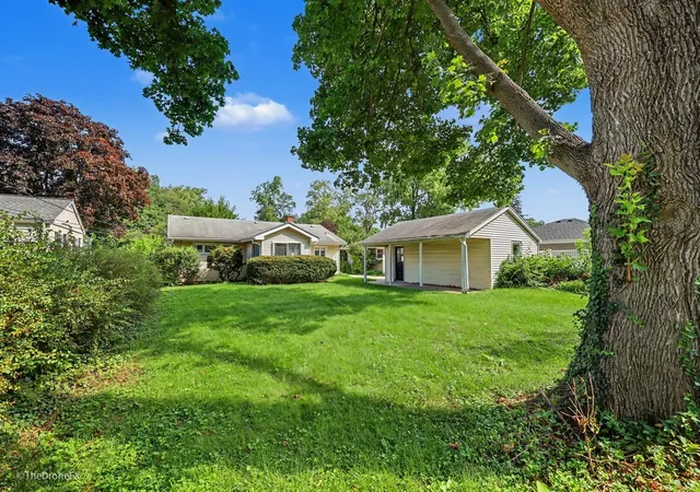 Photo 3 of Single family home for sale at 1006 Arbor Ave, Wheaton, IL 60189 | MLS# 12787452 | Listing updated on 2026-10-22