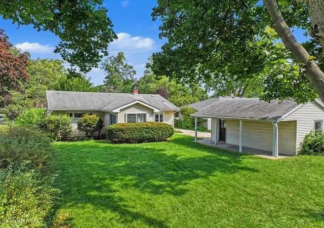 Photo 3 of Single family home for sale at 1006 Arbor Ave, Wheaton, IL 60189 | MLS# 12787452 | Listing updated on 2026-10-22