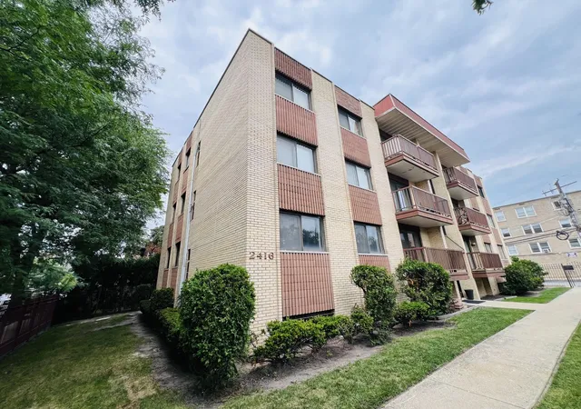 Condo for sale at 2416 W Foster Ave #1N, Chicago, IL 60625 | MLS# 12787465