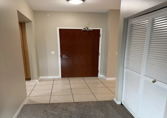 Photo 4 of Condo for sale at 6420 Double Eagle Dr #302, Woodridge, IL 60517 | MLS# 12787467 | Listing updated on 2026-10-22