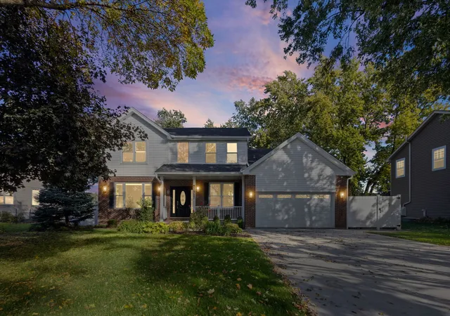 Photo 1 of Single family home for sale at 7517 Main St, Darien, IL 60561 | MLS# 12787471 | Listing updated on 2026-10-22