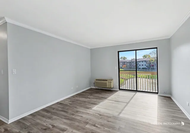 Listing Photo 2 - Condo for sale in building located at 960 N Lakeside Dr, Vernon Hills, IL 60061 - Unit #2-A