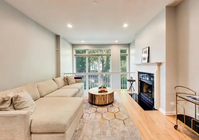 Photo 3 of Condo for sale at 2622 N Mildred Ave #1, Chicago, IL 60614 | MLS# 12787477 | Listing updated on 2026-10-23