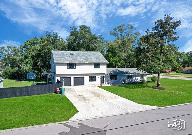 Photo 3 of Single family home for sale at 8800 W 164th Street, Orland Park, IL 60462 | MLS# 12787493 | Listing updated on 2026-10-21