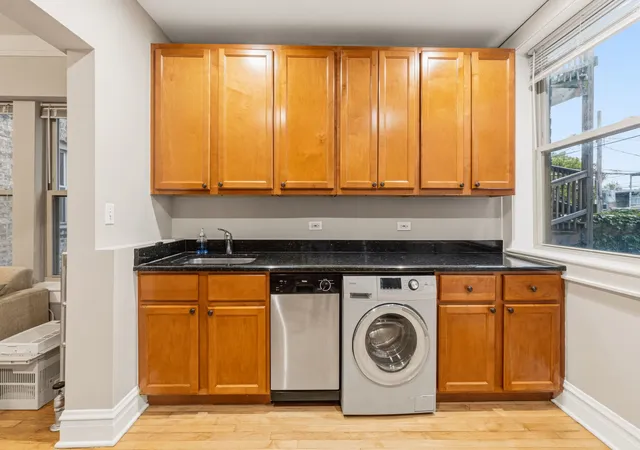 Listing Photo 3 - Condo for sale in building located at 3257 W Olive Ave, Chicago, IL 60659 - Unit #1E