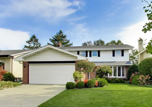 Single family home for sale at 8321 N Knight Ave, Niles, IL 60714 | MLS# 12787499