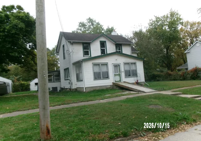 Photo 2 of Single family home for sale at 319 W Park Ave, Watseka, IL 60970 | MLS# 12787502 | Listing updated on 2026-10-22