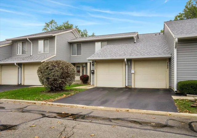 Townhouse for sale at 755 Biloxie Ct #0, Carol Stream, IL 60188 | MLS# 12787535