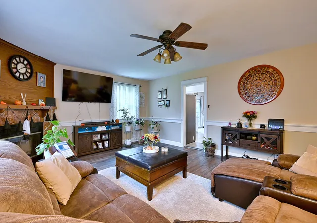 Photo 3 of Single family home for sale at 116 Stoneham Ct, Bolingbrook, IL 60440 | MLS# 12787542 | Listing updated on 2026-10-22
