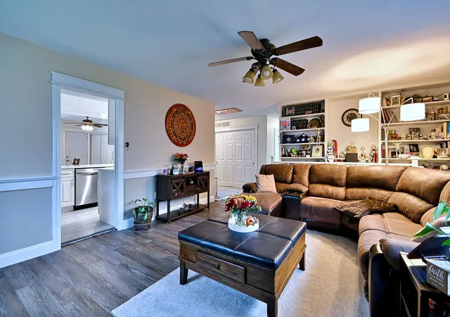 Photo 4 of Single family home for sale at 116 Stoneham Ct, Bolingbrook, IL 60440 | MLS# 12787542 | Listing updated on 2026-10-22