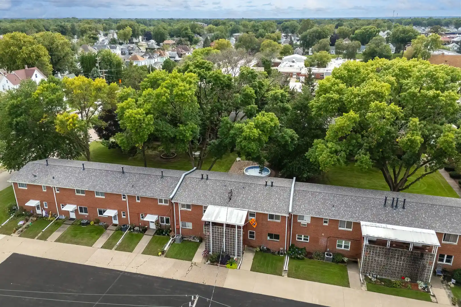 Listing Photo 2 - Condo for sale in 1309 9Th St located at 1309 9Th St, Moline, IL 61265 - Unit 1309 9th Street