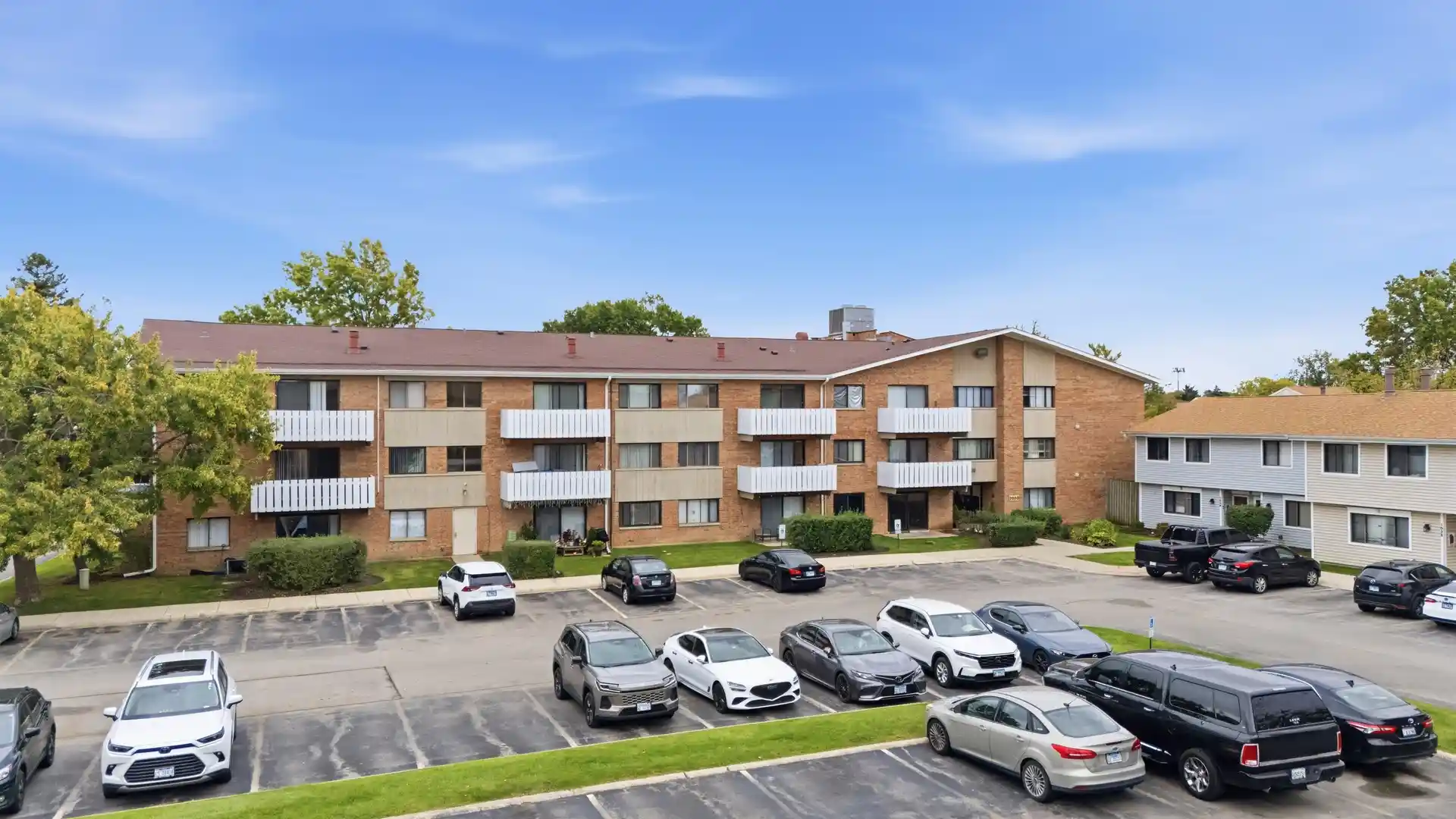 Listing Photo 1 - Condo for sale in 2000 Bayside Dr located at 2000 Bayside Dr, Palatine, IL 60074 - Unit #114