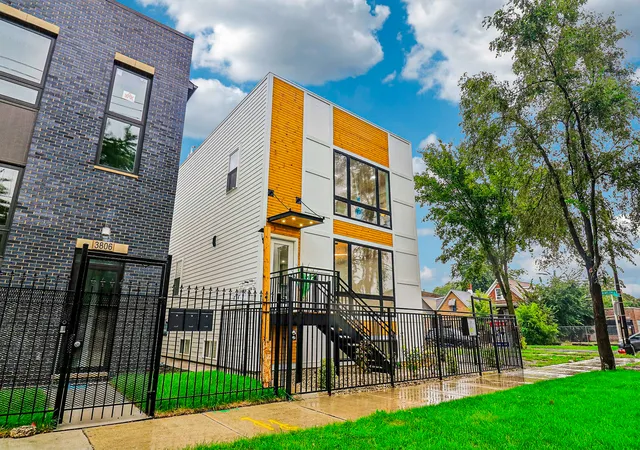 Photo 3 of Multi family home for sale at 3804 W Ohio St, Chicago, IL 60624 | MLS# 12787562 | Listing updated on 2026-10-22