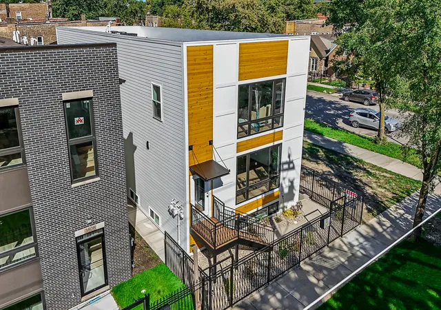 Photo 3 of Multi family home for sale at 3804 W Ohio St, Chicago, IL 60624 | MLS# 12787562 | Listing updated on 2026-10-22