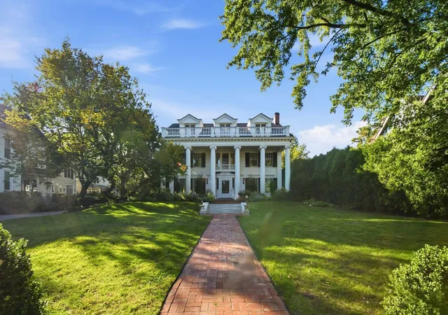 Photo 2 of Mansion for sale at 1616 Forest Pl, Evanston, IL 60201 | MLS# 12787566 | Listing updated on 2026-10-21