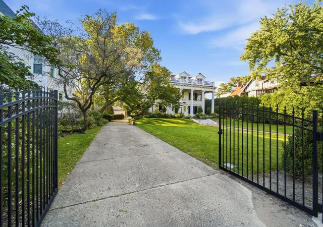 Photo 3 of Mansion for sale at 1616 Forest Pl, Evanston, IL 60201 | MLS# 12787566 | Listing updated on 2026-10-21