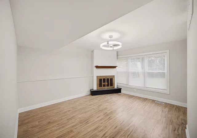 Photo 4 of Single family home for sale at 149 S Lancaster Dr, Bolingbrook, IL 60440 | MLS# 12787568 | Listing updated on 2026-10-23