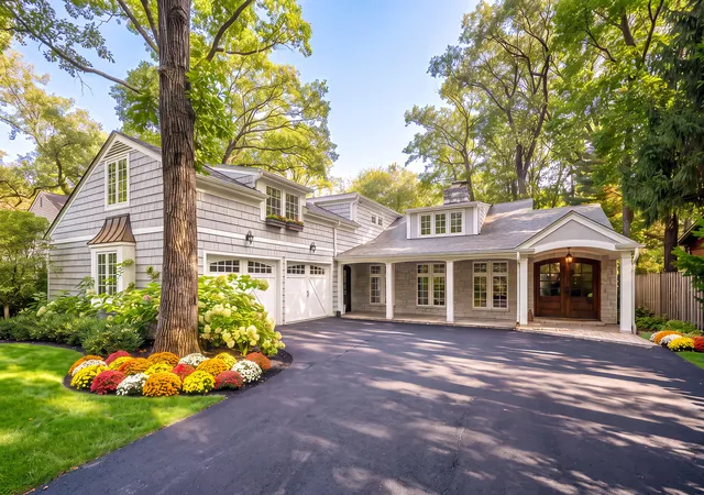Photo 2 of Single family home for sale at 1040 S Green Bay Rd, Lake Forest, IL 60045 | MLS# 12787578 | Listing updated on 2026-10-21