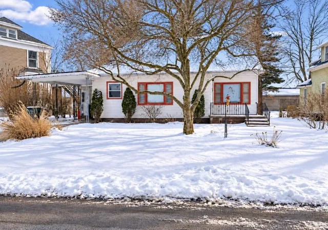 Photo 1 of Single family home for sale at 905 W Carroll St, Macomb, IL 61455 | MLS# 12787585 | Listing updated on 2026-10-22