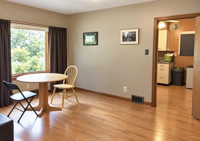 Photo 4 of Single family home for sale at 905 W Carroll St, Macomb, IL 61455 | MLS# 12787585 | Listing updated on 2026-10-22