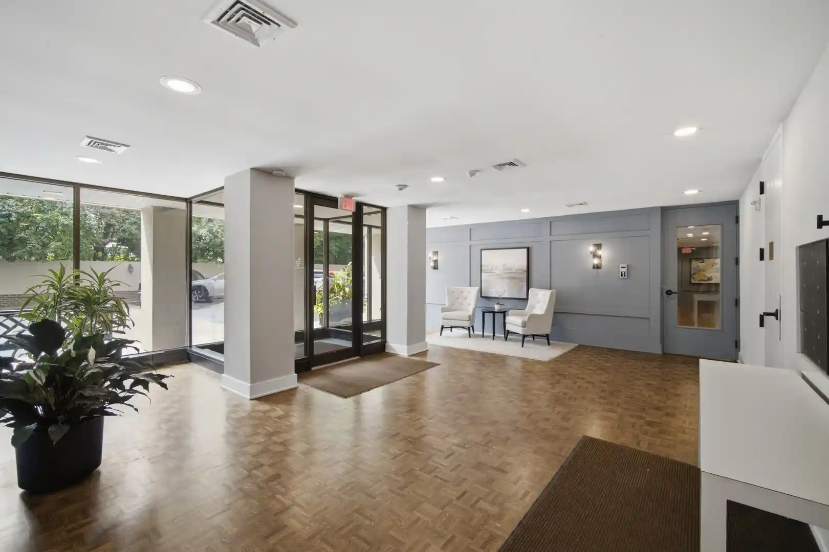 Listing Photo 2 - Condo for sale in 640 Winnetka Mews located at 640 Winnetka Mews, Winnetka, IL 60093 - Unit #403