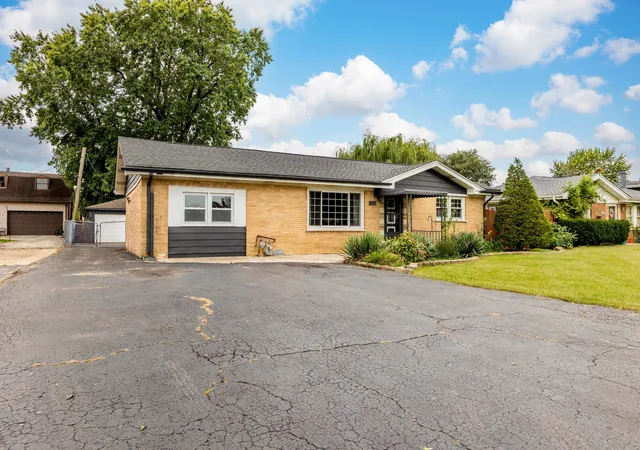 Photo 1 of Single family home for sale at 4913 123rd Place, Alsip, IL 60803 | MLS# 12787608 | Listing updated on 2026-10-22