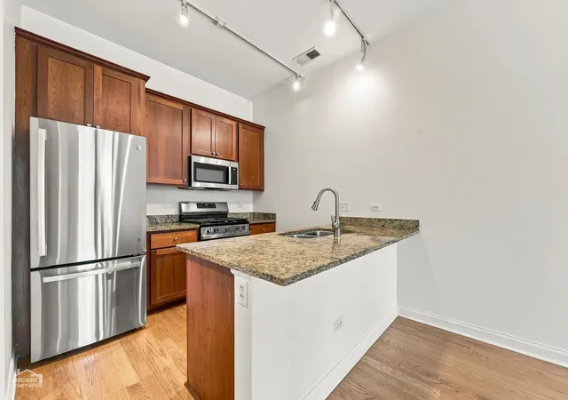 Photo 4 of Condo for sale at 2035 S Indiana Ave #211, Chicago, IL 60616 | MLS# 12787628 | Listing updated on 2026-10-22